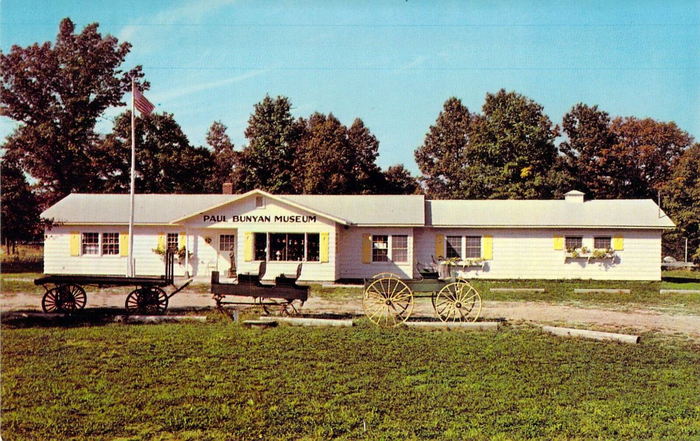 Paul Bunyan Museum (Paul Bunyan Antique Mall) - Old Postcard (newer photo)